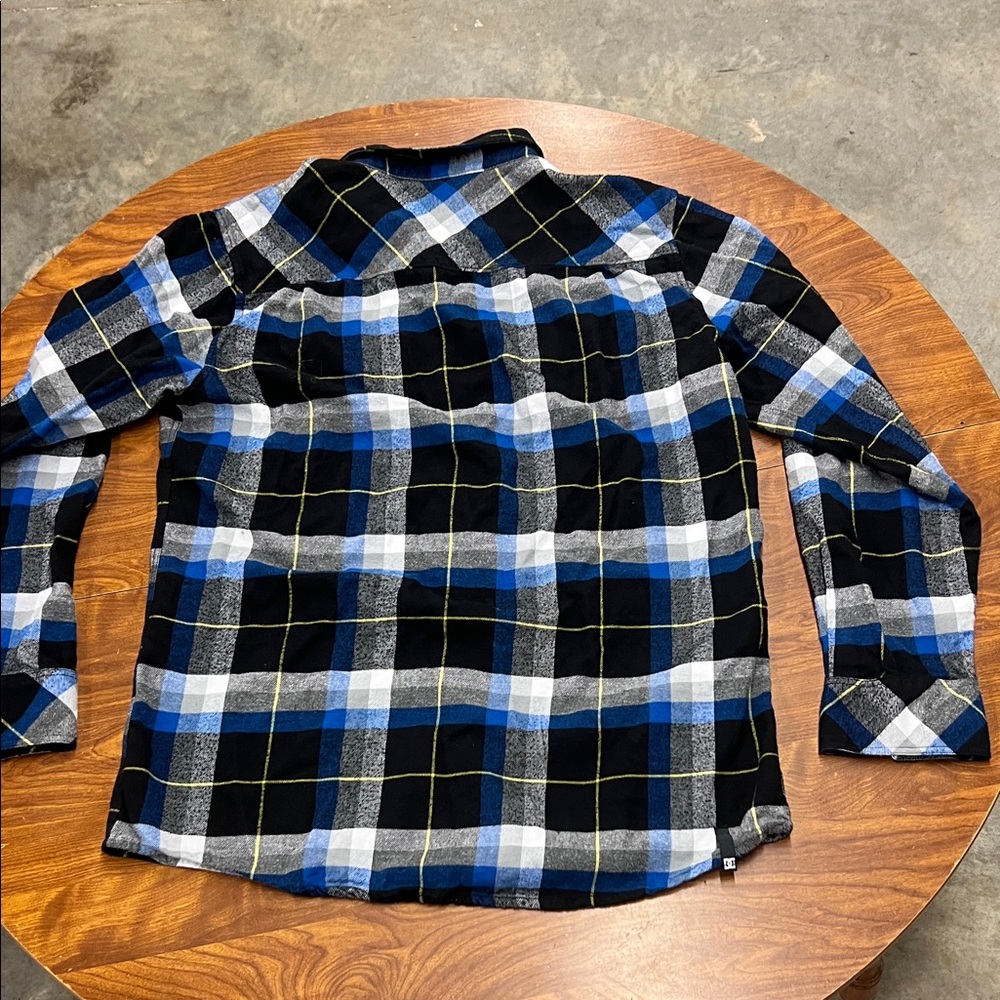 DC Men's Plaid Shirt in Blue, Black, and White - Picture 2 of 3